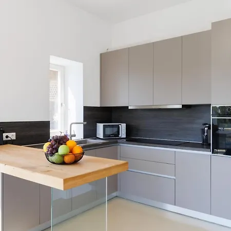 Luxury Lagoon With Private Pool Γιάλοβα