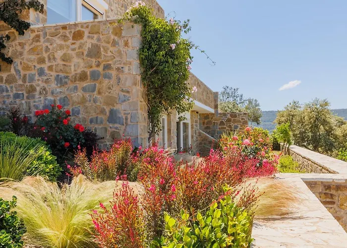 Luxury Lagoon With Private Pool Gialova